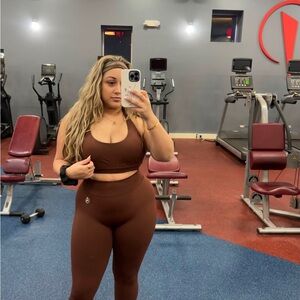 Brown leggings scrunch bottom